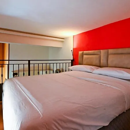 Steffy House * Неаполь